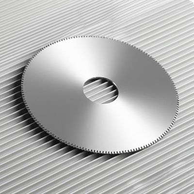 Papel acanalado que raja el cuchillo circular