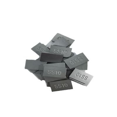 Puntas soldadas de carburo de tungsteno virgen 100% de tamaño personalizado con superficie brillante para cuchillas de corte de piedra para fuentes de energía eléctrica